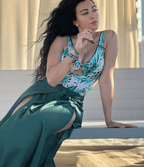 Mirhan Hussein hd star pics