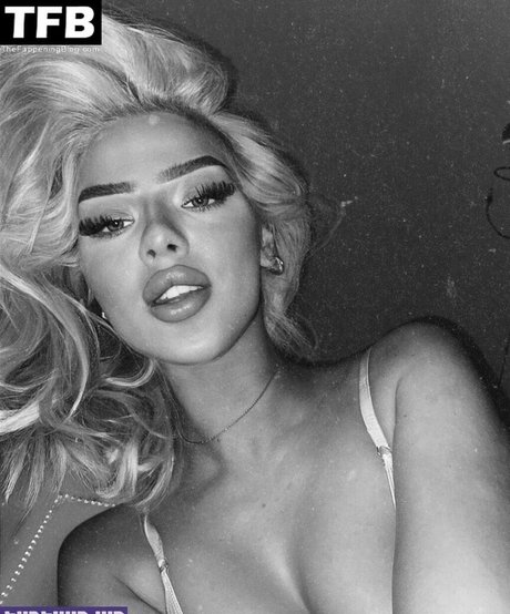 Katherine Zuluaga model nice picture