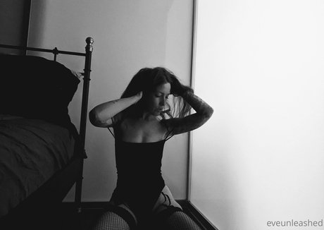 eveunleashed pornstar art photo