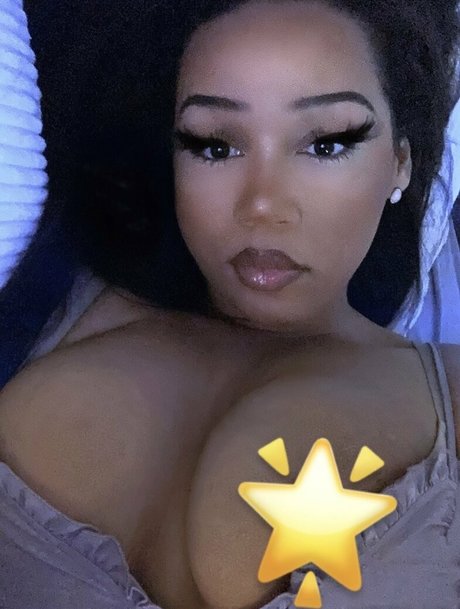 Marie Assie hot star images