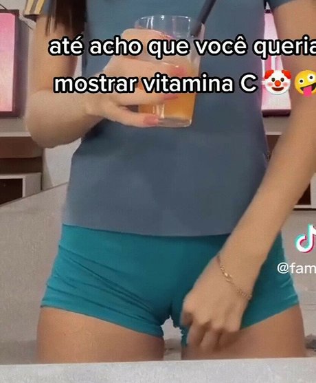 Daniele Lopes model hot image