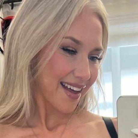 Karen Orlena pornstar xxx pics