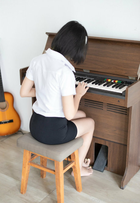 pole light model art galleries