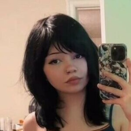 Eleyeesay model nude pics