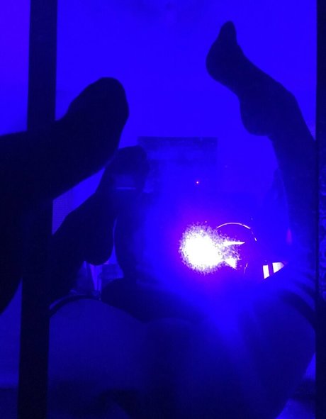 comfyqueen star nude archive