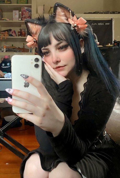 petite asian onlyfans exclusive photo