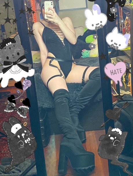 elliechii nudes pornstar pic