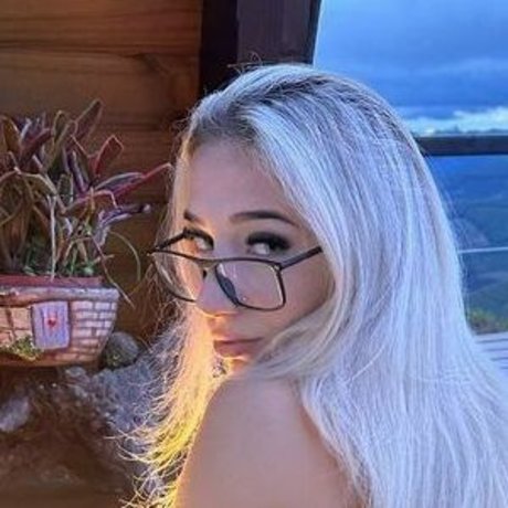 Isadora Vale Dezoitou Profile photo