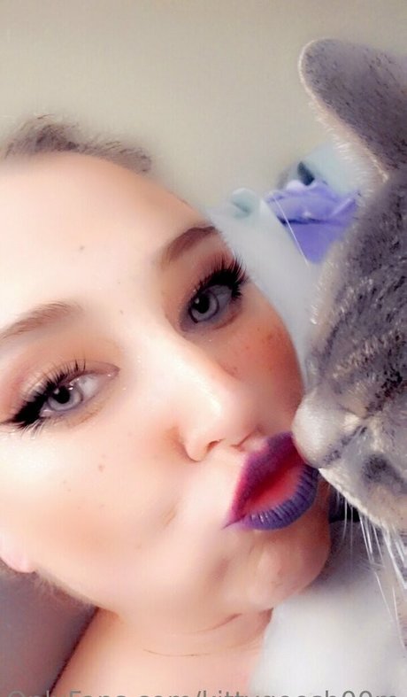 kittygoesb00m model adult galleries