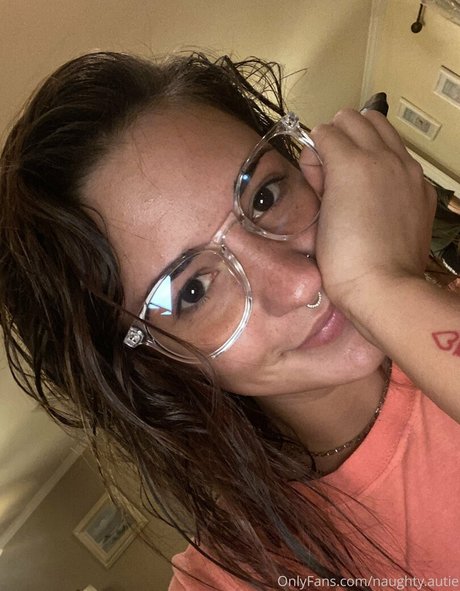 naughty autie naked star img