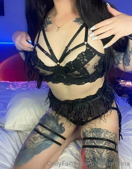 stonemlina star naked photo