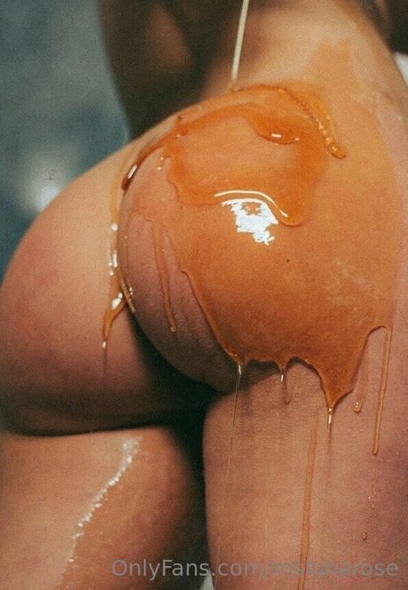 Mslunarose xxx pornstar photo