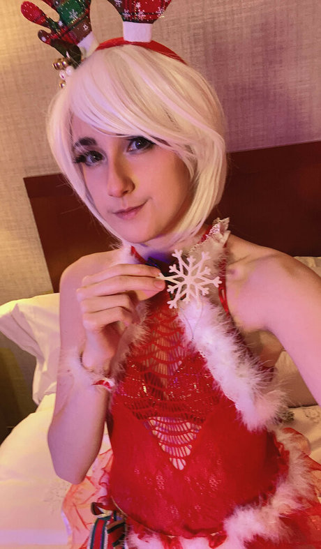 Mangoloo Cosplay adult actress photos