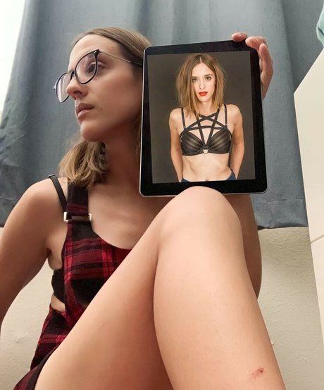 Ashley Victoria Robinson sex star photo