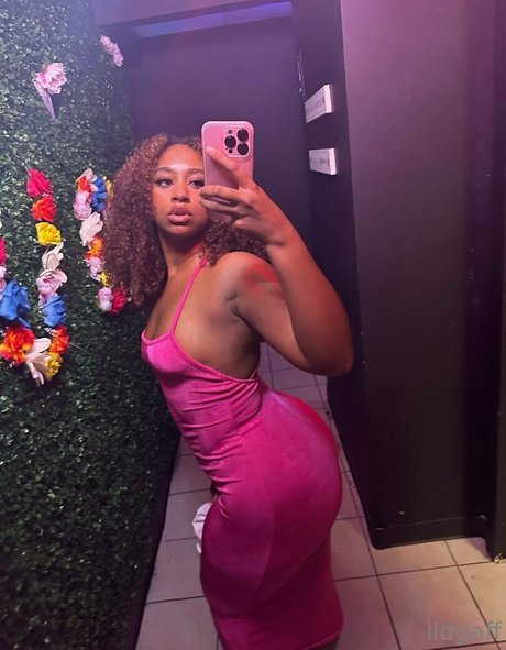 tattooed shemale onlyfans top image