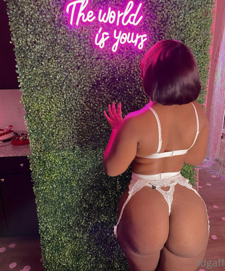 naked yoga onlyfans porn pictures