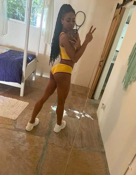 thekiranoir model perfect picture