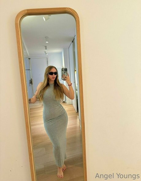 Angelyoungsxxx adult actress galleries