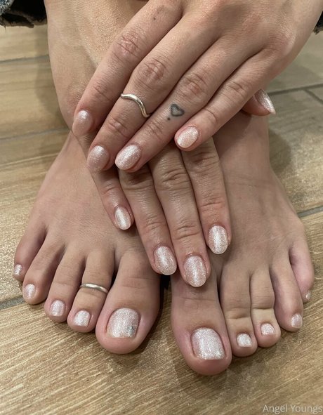 Angelyoungsxxx pretty model pictures