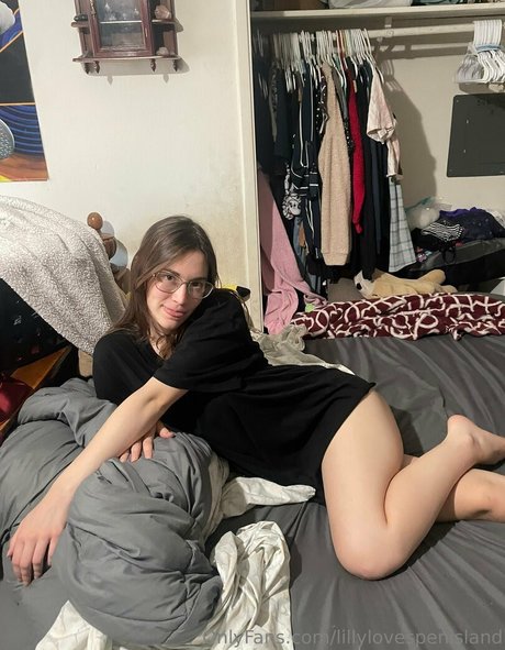 lillylovespenisland pornstar adult archive