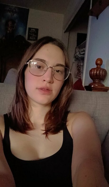 lillylovespenisland pornstar hot photo