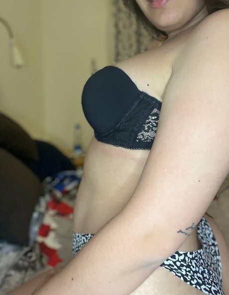 skinny babe onlyfans sexy photo