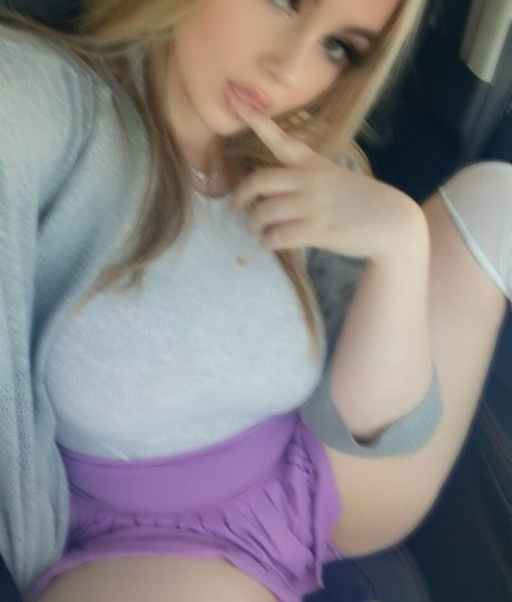 Rialovesyu pornstar erotic pics