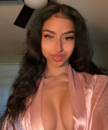 FaZe Kani nice model image