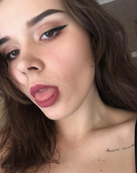 alice wood vip erotic model picture