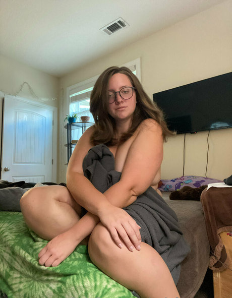 onlyfromsaraa naked star galleries