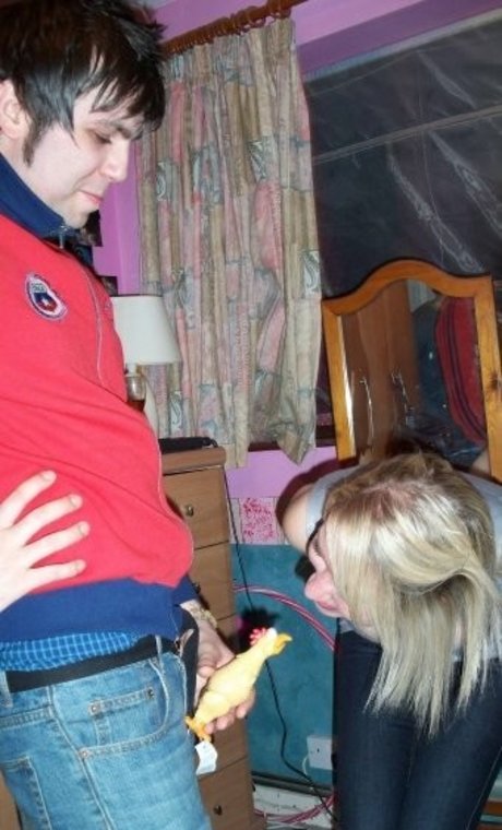 Sarah Cruddas model hot img