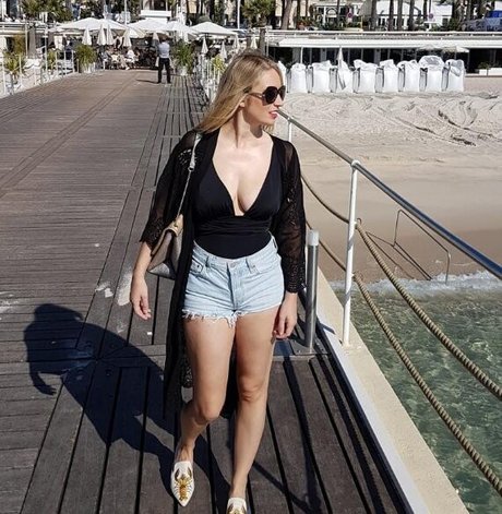 Sarah Cruddas naked pornstar picture