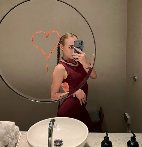 emilia tt top pornstar gallery