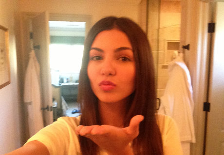 Victoria Justice model nude pictures
