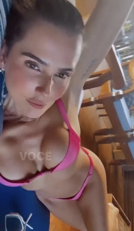 Deborah Secco star pic