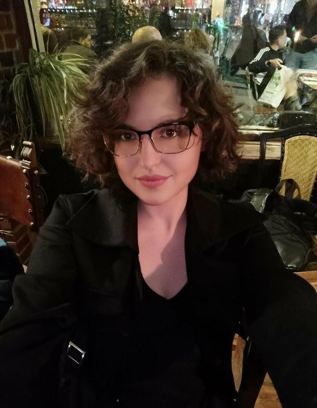 gera october hot actress pic