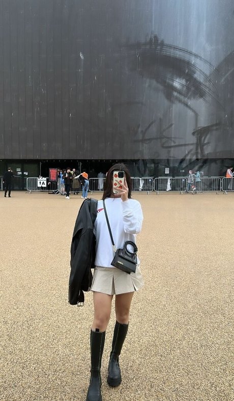 Karagii model sex image