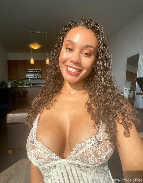 victoriafree model porn gallery