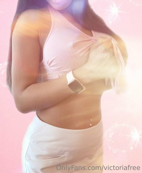 victoriafree model adult img