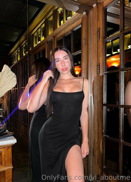 vi aboutme pretty actress photos