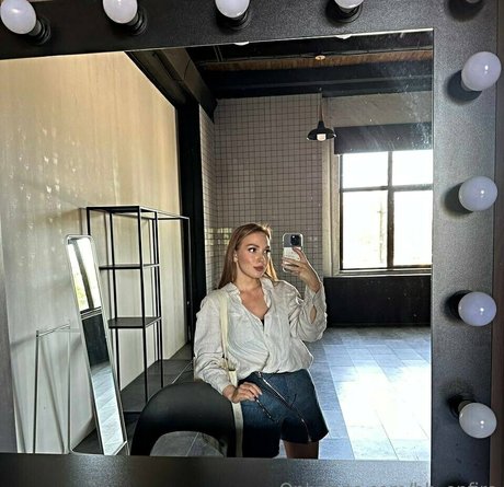 Bb onfire sexy star photo