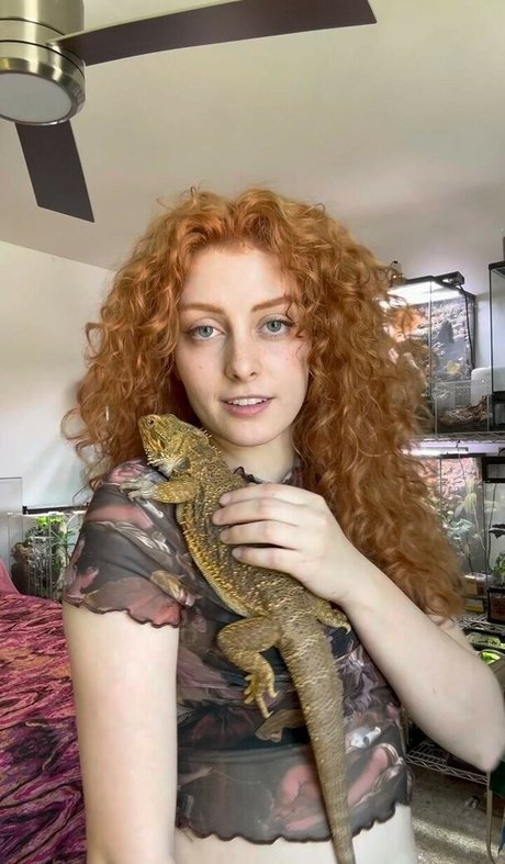 Octavia Marlowe model picture