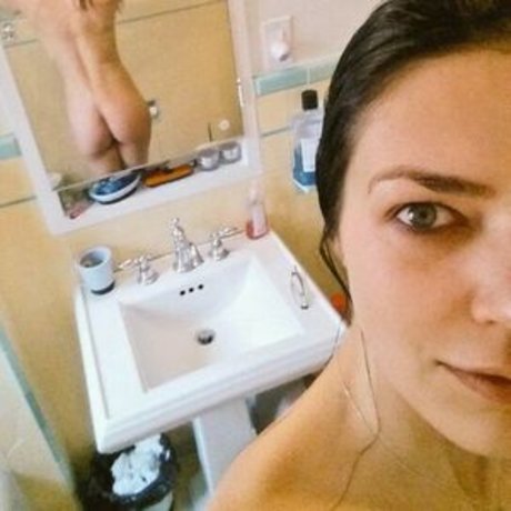 Adrianne Marie Curry star nudes picture