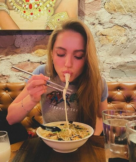 Sylvia Snyders star naked img