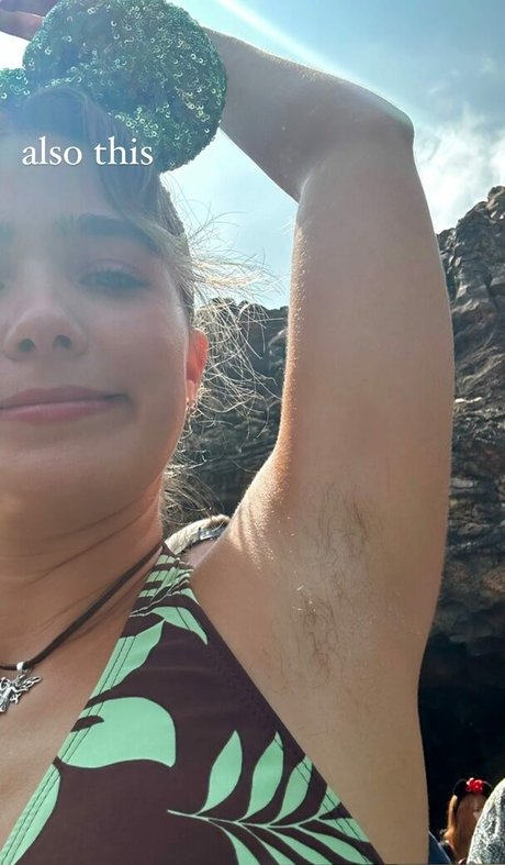 Haley Lu Richardson adult model archive