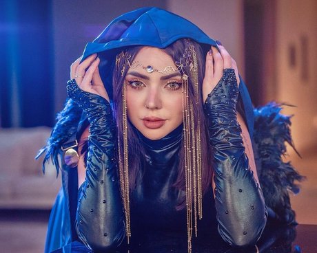 Nyvi Estephan model sex photo