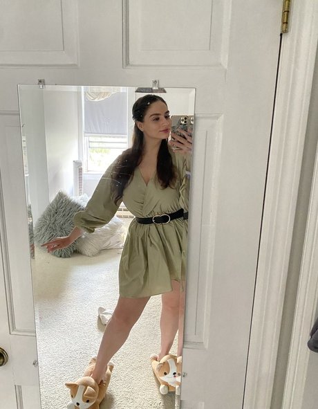 Elisabeth Marchini model erotic pics