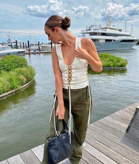 Gabby J David star top pic