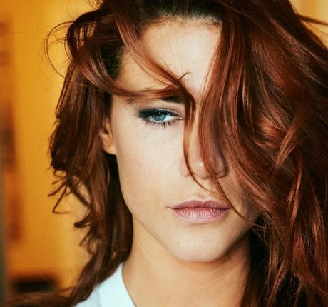 Courtney Hope top actress archive