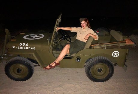 Courtney Hope xxx model pictures